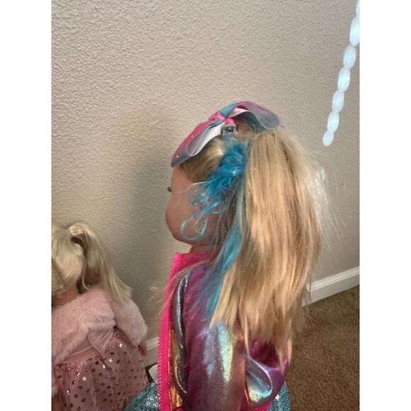 Bundle of Mixed Brand Dolls - Picture 4 of 9